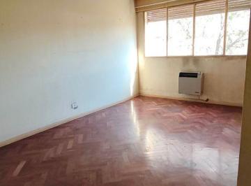 Departamento de 4 ambientes, Parque Avellaneda · Directorio Al 4000: Cómodo 4 Ambientes en Parque Avellaneda en Venta Apto Crédito!