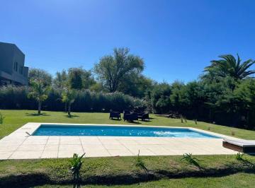 Casa · 182m² · 5 Ambientes · 2 Cocheras · Venta Casa 5 Ambientes Club de Campo Los Puentes