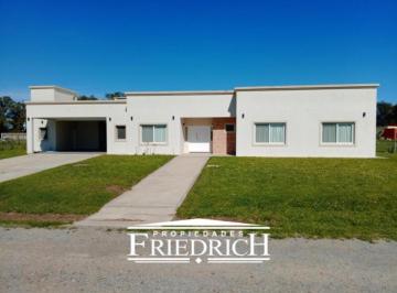 Casa · 312m² · 4 Ambientes · 7 Cocheras · Casa Comarcas de Lujan Barrio Santa Inés