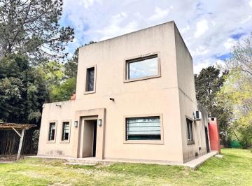 Casa · 125m² · 4 Ambientes · 1 Cochera · Casa en Venta Apta Crédito 3 Ambientes con Pileta, Barrio Parque Natura