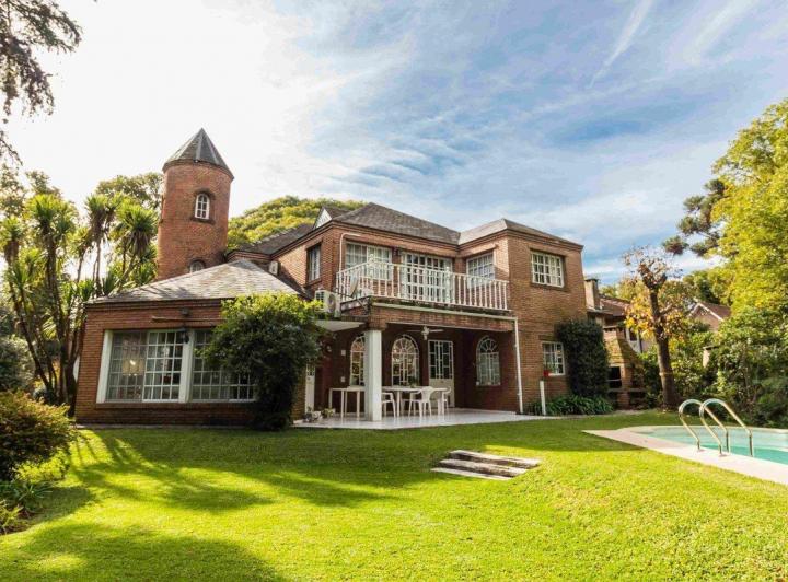 Casa · 317m² · 6 Ambientes