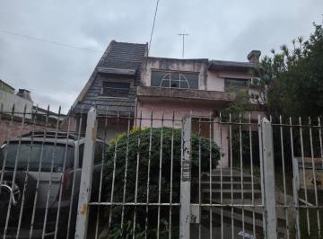 Casa · 222m² · 5 Ambientes · 2 Cocheras · Casa en Venta en Loma Hermosa