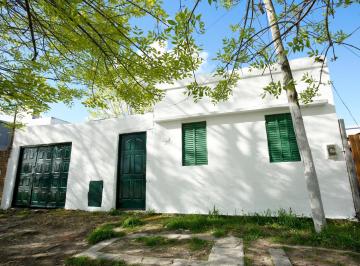 Casa · 80m² · 2 Dormitorios · 1 Cochera · Casa en Venta en Gonnet