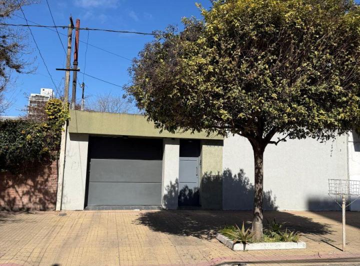 Casa · 184m² · 4 Ambientes · 2 Cocheras