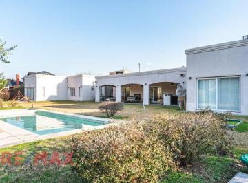 Casa · 235m² · 5 Ambientes · 1 Cochera · Venta Casa 5 Amb Santa Irene Comarcas de Lujan