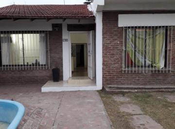 Casa · 130m² · 3 Ambientes · 1 Cochera · Casa en Villa Vatteone