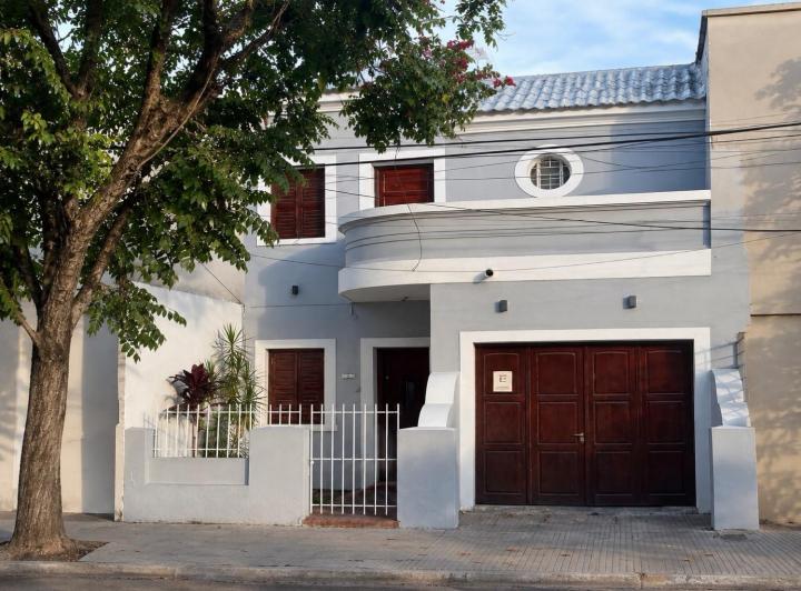 Casa · 130m² · 4 Ambientes · 1 Cochera