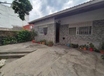 Casa · 90m² · 3 Ambientes · 1 Cochera · Venta Casa 3 Amb con Cochera y Patio en San Fernando