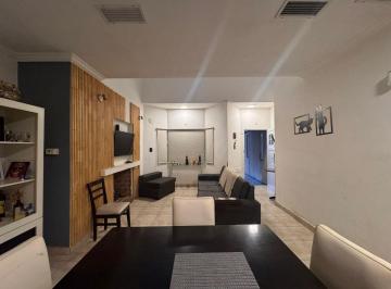 Casa de 6 ambientes, Santo Tomé · Una Casa Para Disfrutar Cada Espacio
