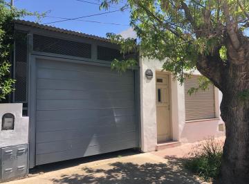 Casa · 120m² · 3 Ambientes · 1 Cochera · Casa Toda Planta Baja 2d - 1b - Patio y Cochera con Portón Automático.