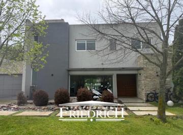 Casa · 265m² · 5 Ambientes · 5 Cocheras · Casa en Venta El Nacional