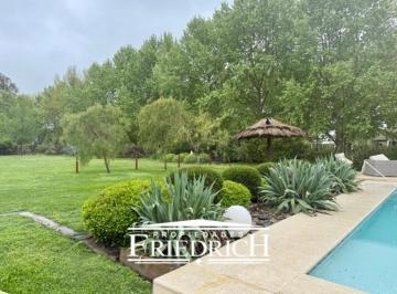 Casa · 265m² · 5 Ambientes · 5 Cocheras · Casa en Venta El Nacional