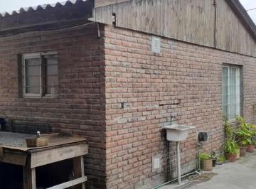 Casa · 45m² · 3 Ambientes · Casa en Alquiler - 2 Dorm. 1 Baño - 45 m - La Plata