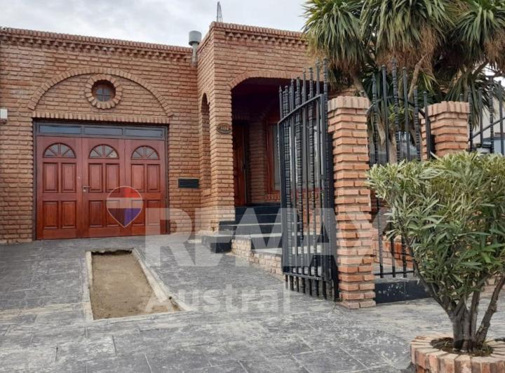 Casa · 100m² · 4 Ambientes · 1 Cochera