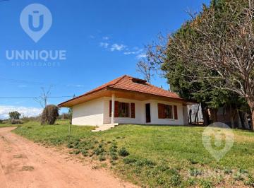 Casa · 525m² · 4 Ambientes · Casa en Villa Mari Menuco