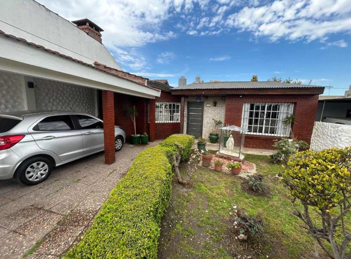 Casa · 110690m² · 4 Ambientes · 1 Cochera