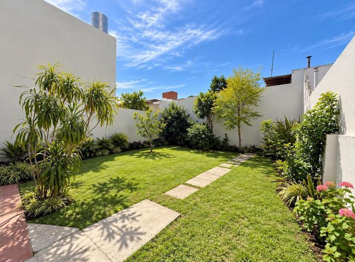 Casa · 55m² · 3 Ambientes · 3 Cocheras