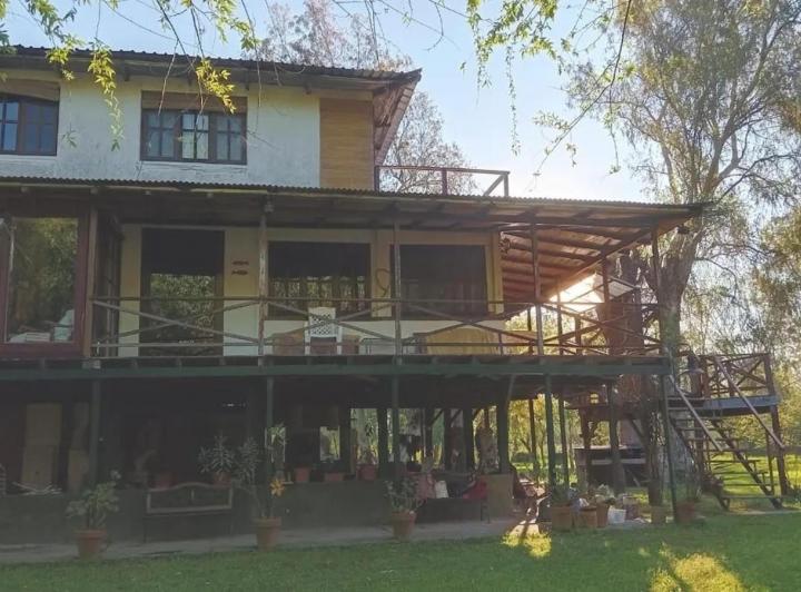 Casa · 230m² · 5 Ambientes