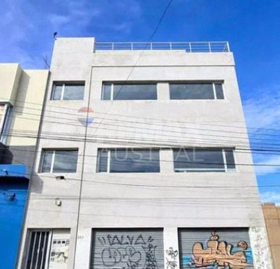 Edificio · 691m²