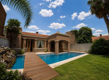 Casa · 330m² · 3 Dormitorios · Openhouse Vende Exclusiva Casa en La 6ta Sección