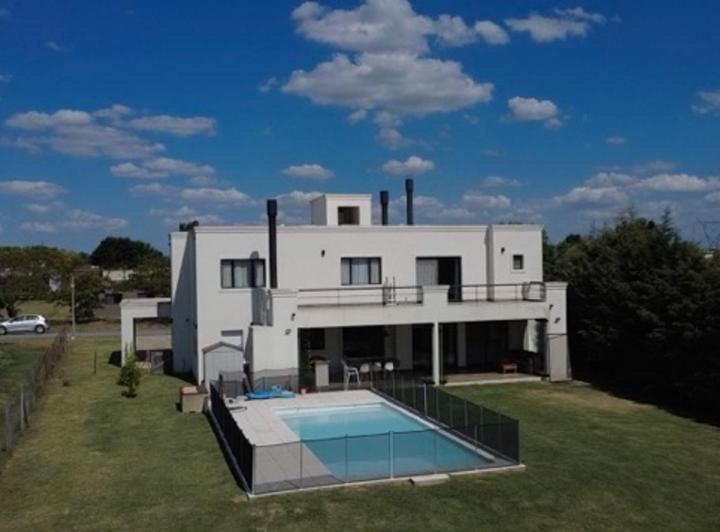 Casa · 272m² · 5 Ambientes · 5 Cocheras