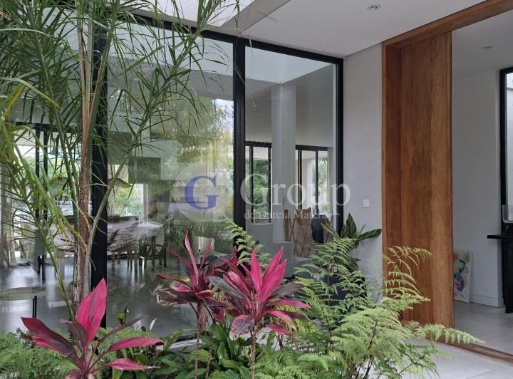 Casa · 194m² · 4 Ambientes · 1 Cochera