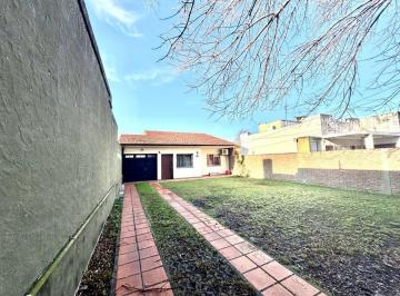 Casa de 5 ambientes, Lomas de Zamora · Venta Importante Lote con Dos Viviendas Impecables