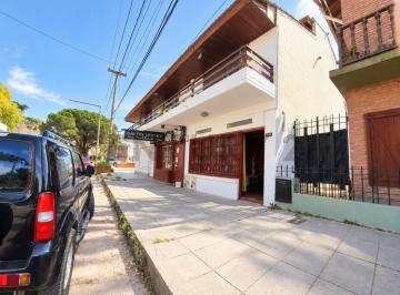 Casa · 108m² · 4 Ambientes · Triplex en Venta Centro de Villa Gesell de 4 Ambientes