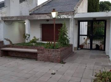 Local comercial en Venta de 10 ambientes Villa Loreto · Amplia Propiedad en Venta – Castelar, a m de Necochea