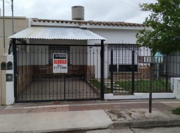 Foto · Casa en Alquiler con Cochera, Jardín y Patio con Asador B Residencial América