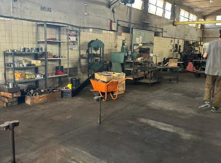 Bodega-Galpón · 1230m²