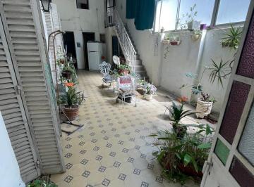 Casa · 340m² · 5 Ambientes · PH con Local y Patio en Venta – Villa Gral. Mitre