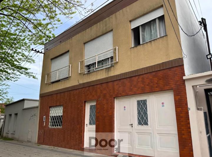 Casa · 106m² · 4 Ambientes · 2 Cocheras