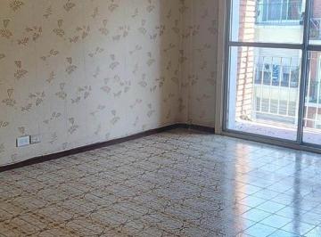 Departamento · 43m² · 2 Ambientes · 1 Cochera · 2 Amb con Balcon a La Calle - Cochera Opcional