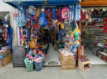 Local comercial · 30m² · Local en Alquiler Zona Comercial Once