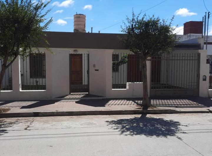 Casa · 116m² · 7 Ambientes · 1 Cochera