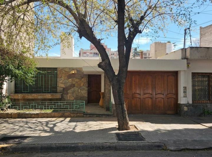 Casa · 139m² · 3 Dormitorios · 1 Cochera