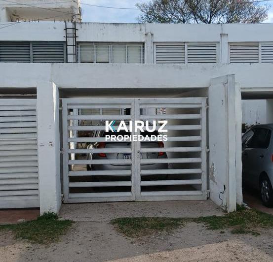 Casa · 78m² · 4 Ambientes · 2 Cocheras
