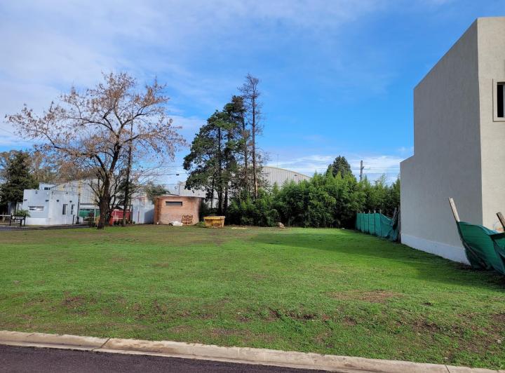 Terreno · 272m²