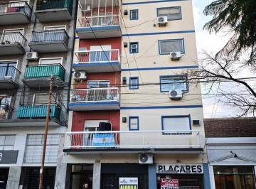 Local comercial · 26m² · 1 Ambiente · Venta de Local a La Calle. Apto Varios Rubros. Cerca de Juan B. Justo. Metrobus. Paternal