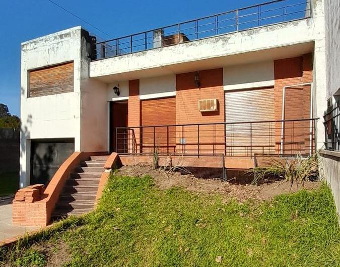 Casa · 195m² · 4 Ambientes · 1 Cochera