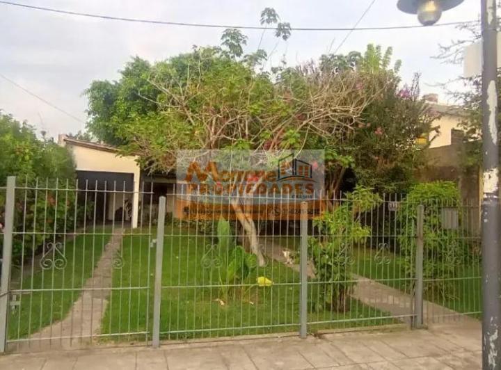 Casa · 140m² · 4 Ambientes · 1 Cochera