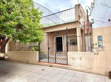 Casa · 87m² · 3 Ambientes · Venta Casa Lote Propio a Refaccionar Villa Lugano