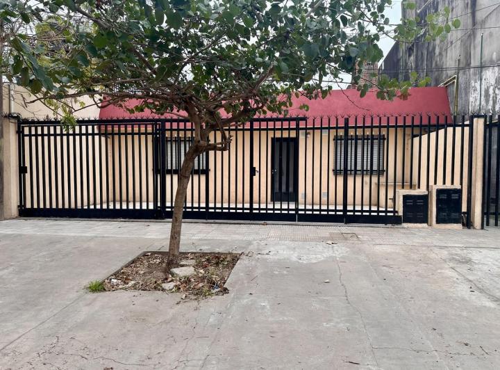 Casa · 100m² · 4 Ambientes · 1 Cochera