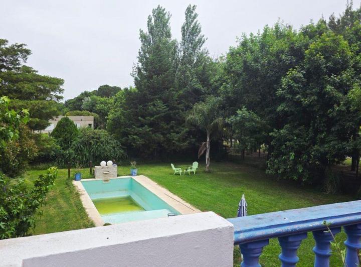 Casa · 300m² · 6 Ambientes · 2 Cocheras