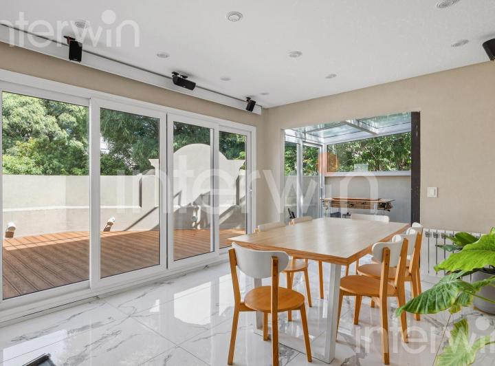Casa · 430m² · 5 Ambientes · 1 Cochera