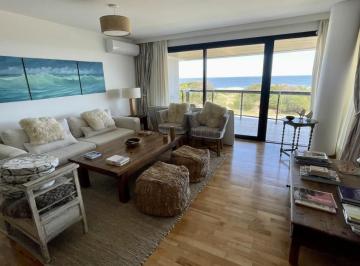 Departamento · 126m² · 3 Ambientes · 1 Cochera · Departamento de 2 Dorm. en Playa Brava