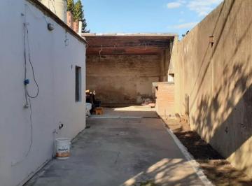 Depósito · 200m² · 2 Ambientes · Depósito en Alquiler - - 200 m - La Plata