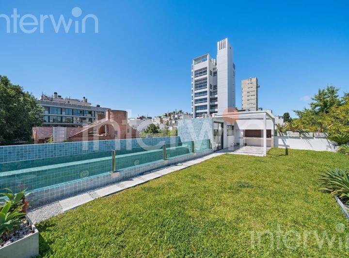 Casa · 440m² · 4 Ambientes · 3 Cocheras