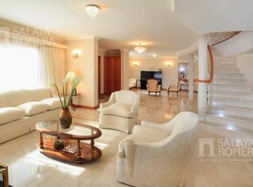Casa · 750m² · 7 Ambientes · 2 Cocheras · Venta Casa 5d / 7b, a Tres Cuadras de Playa Mansa Sho